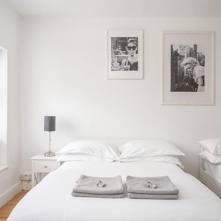 Soho & Covent Garden Apartment, Sleeps 3 Londra Dış mekan fotoğraf