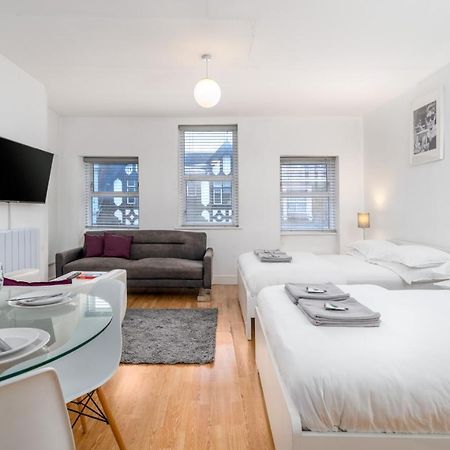 Soho & Covent Garden Apartment, Sleeps 3 Londra Dış mekan fotoğraf