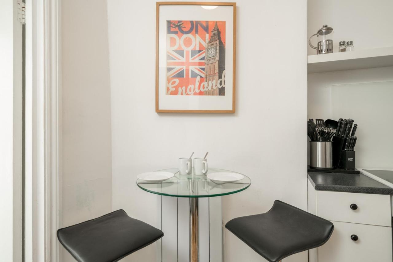 Soho & Covent Garden Apartment, Sleeps 3 Londra Dış mekan fotoğraf