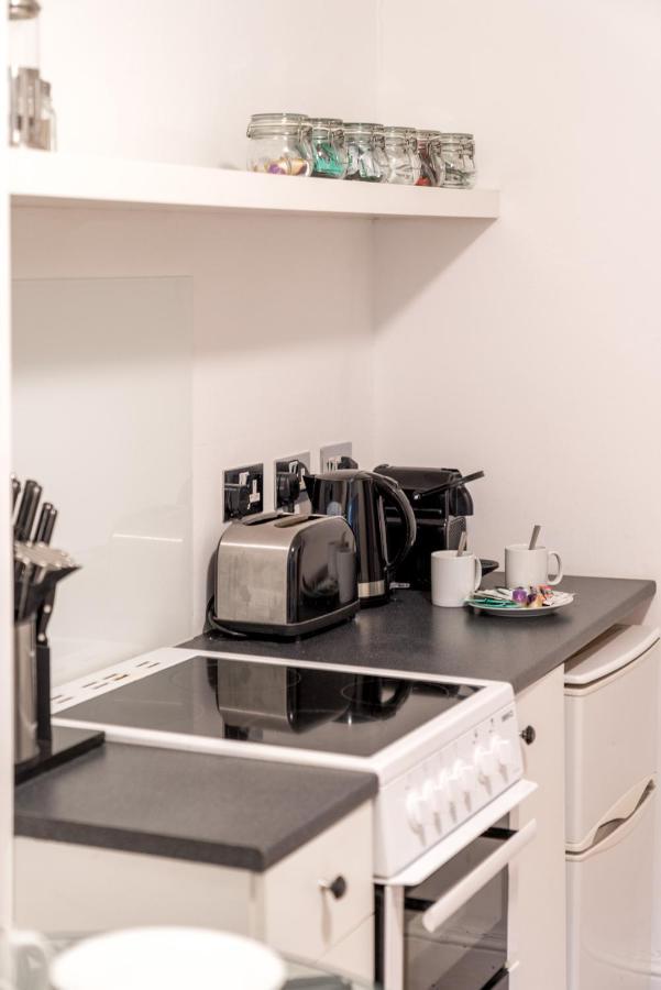 Soho & Covent Garden Apartment, Sleeps 3 Londra Dış mekan fotoğraf