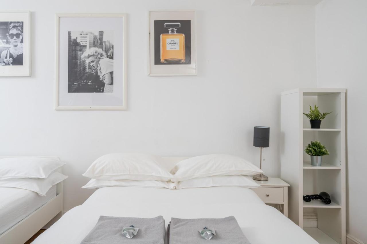 Soho & Covent Garden Apartment, Sleeps 3 Londra Dış mekan fotoğraf