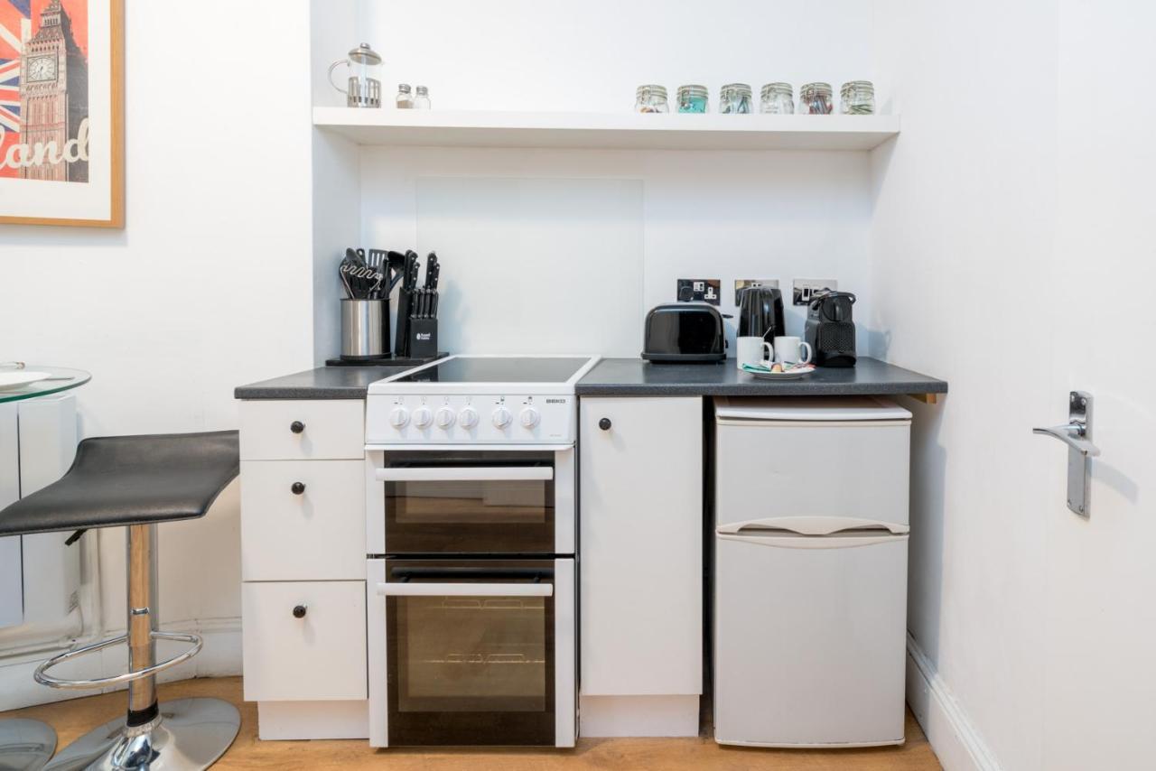 Soho & Covent Garden Apartment, Sleeps 3 Londra Dış mekan fotoğraf
