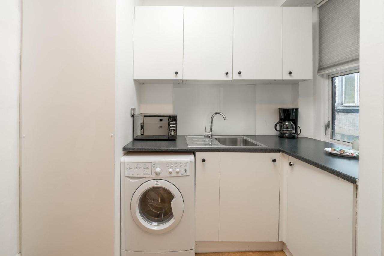Soho & Covent Garden Apartment, Sleeps 3 Londra Dış mekan fotoğraf