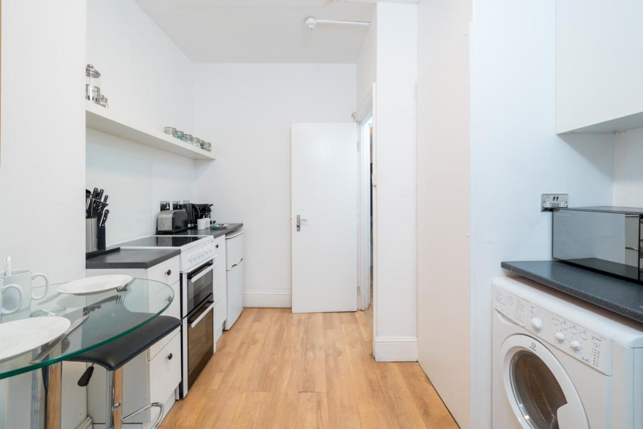 Soho & Covent Garden Apartment, Sleeps 3 Londra Dış mekan fotoğraf
